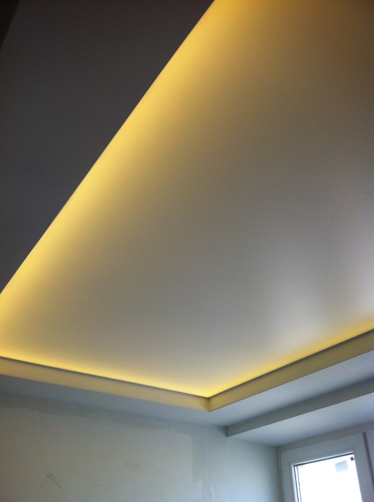 Светящийся подвесной потолок