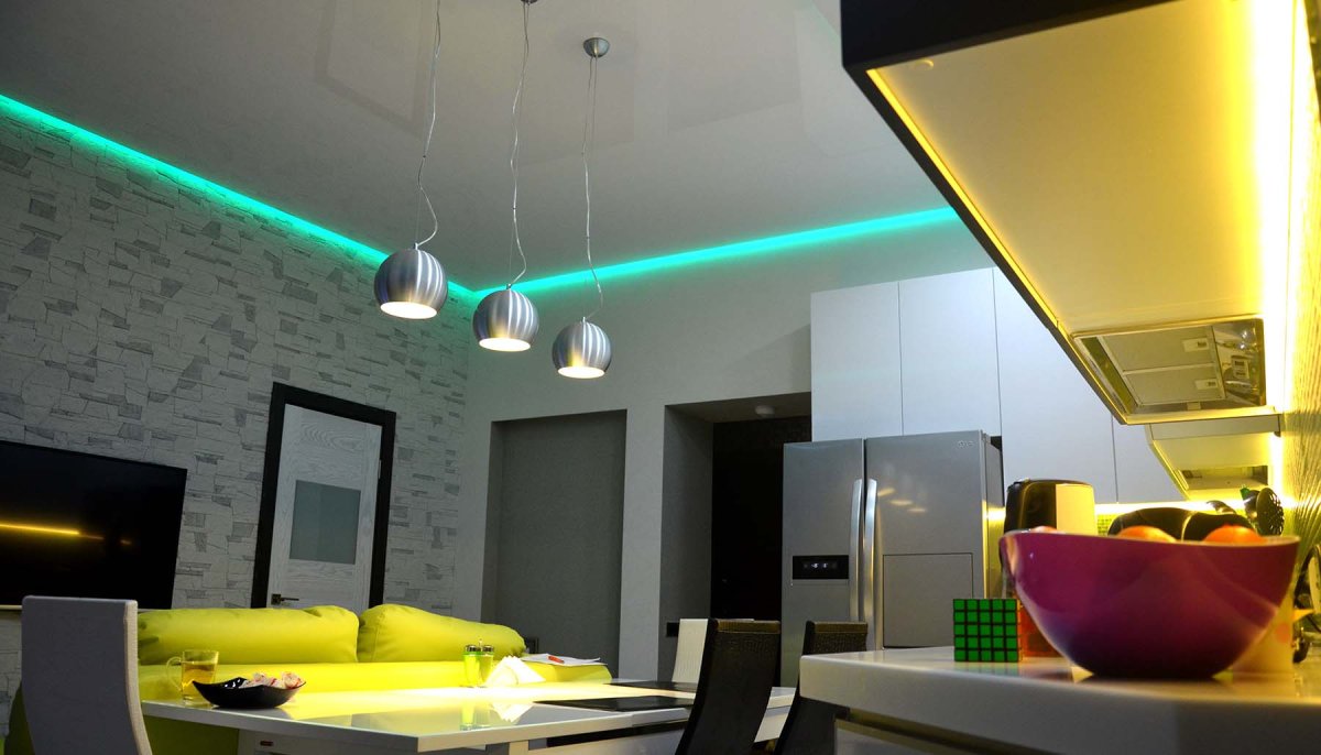 Подсветка потолка на кухне