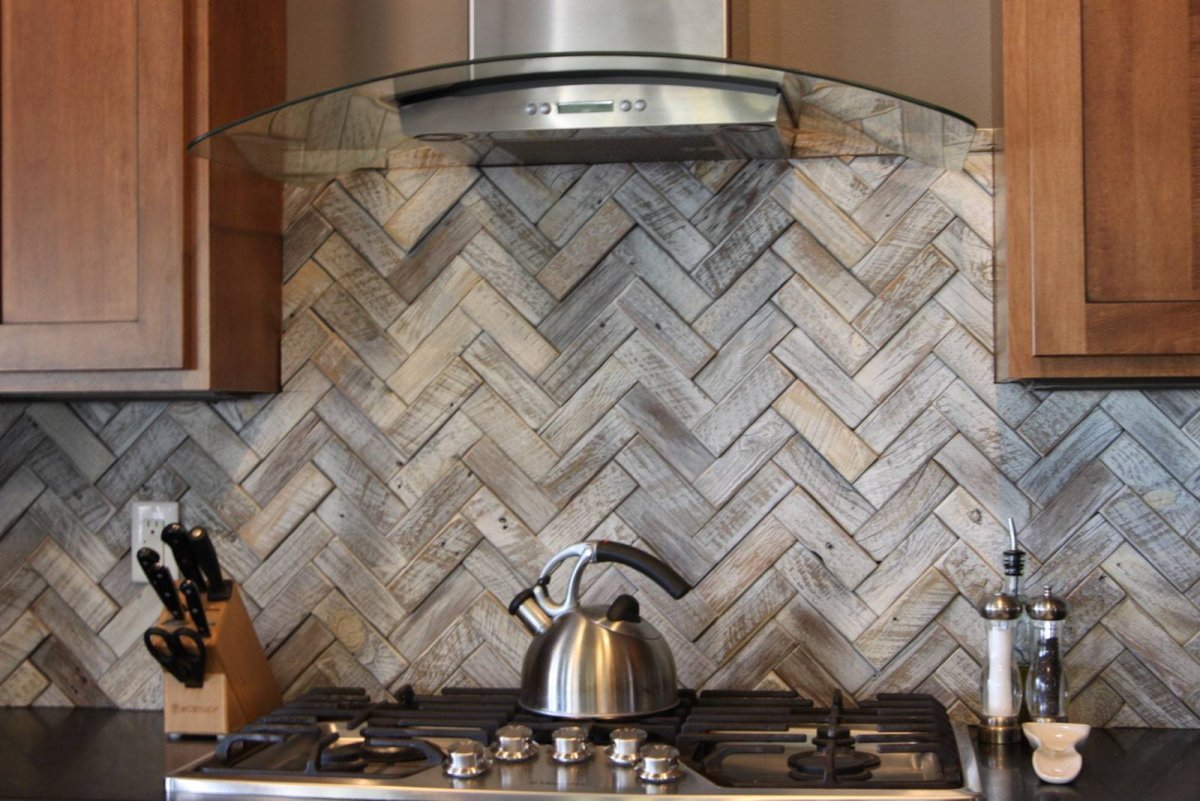 Плитка под дерево на фартук