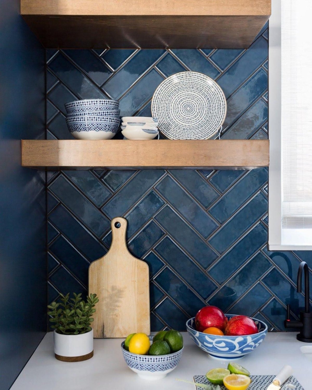 Плитка елочкой на фартук