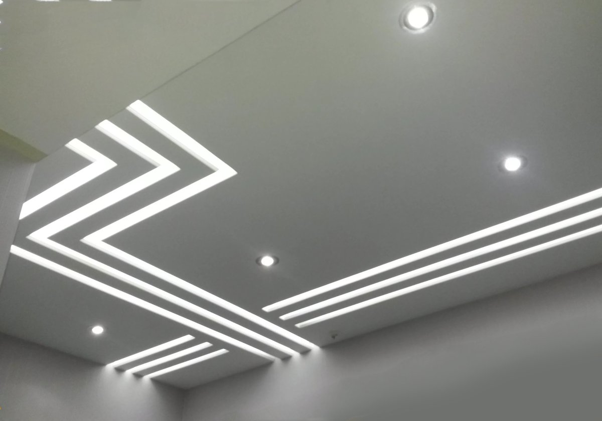 Светодиодные линии на потолке