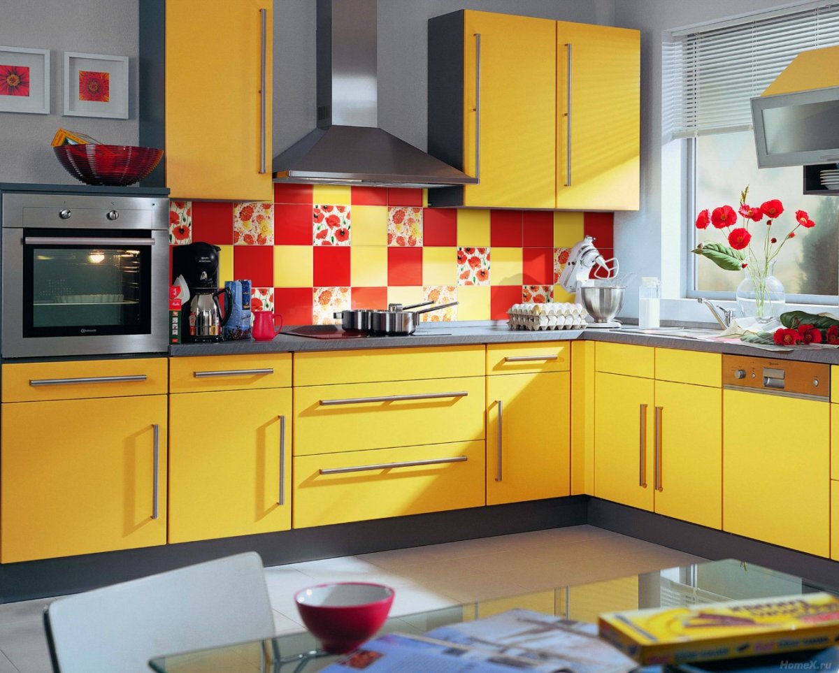 Разноцветная кухня