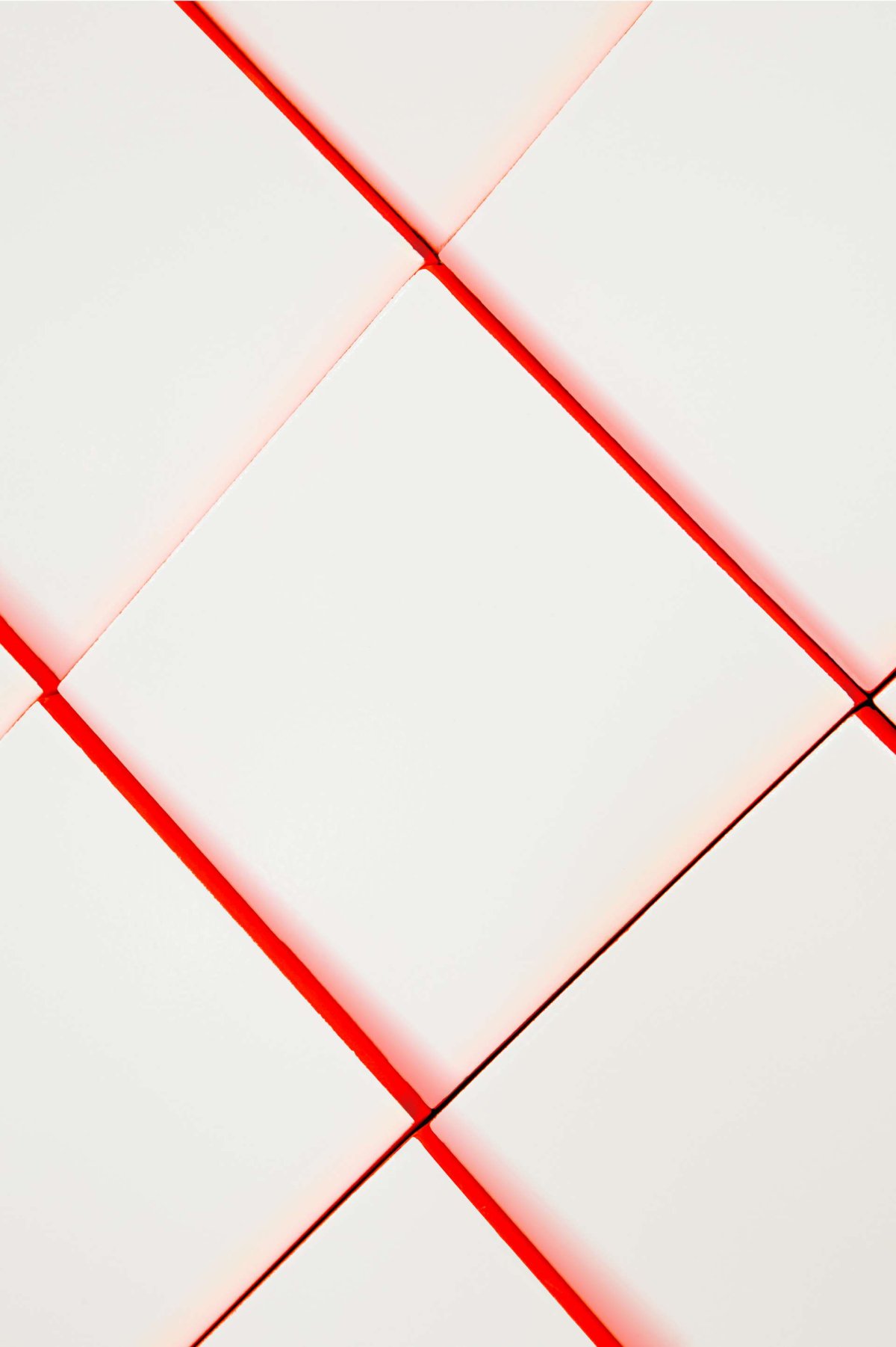 Белый кафель с красной затиркой