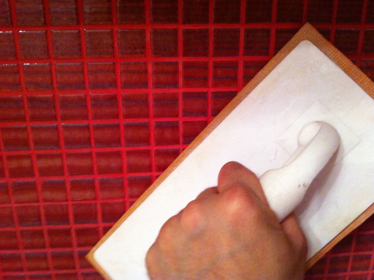 Затирка для швов плитки красная