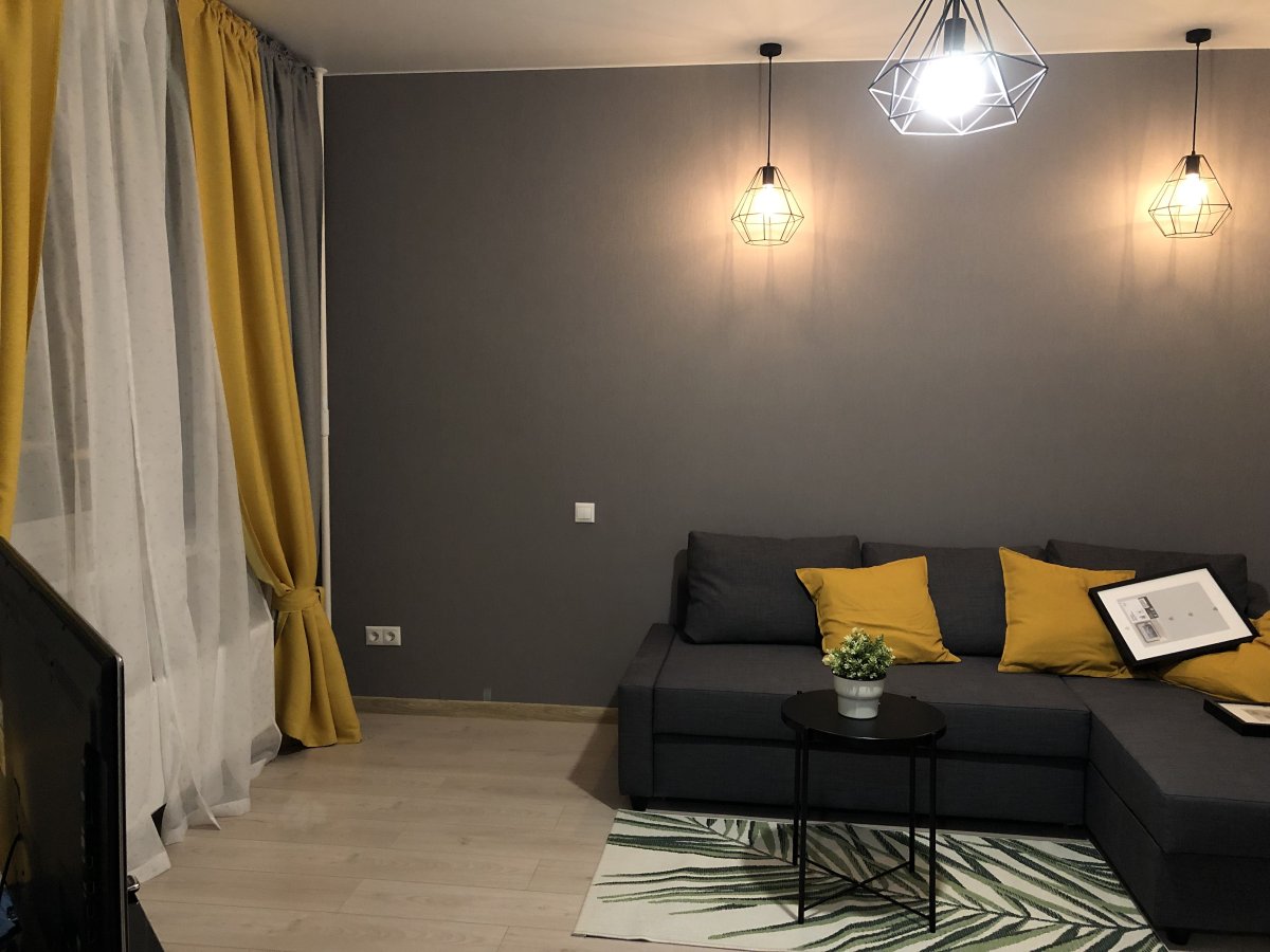 Темно серый интерьер