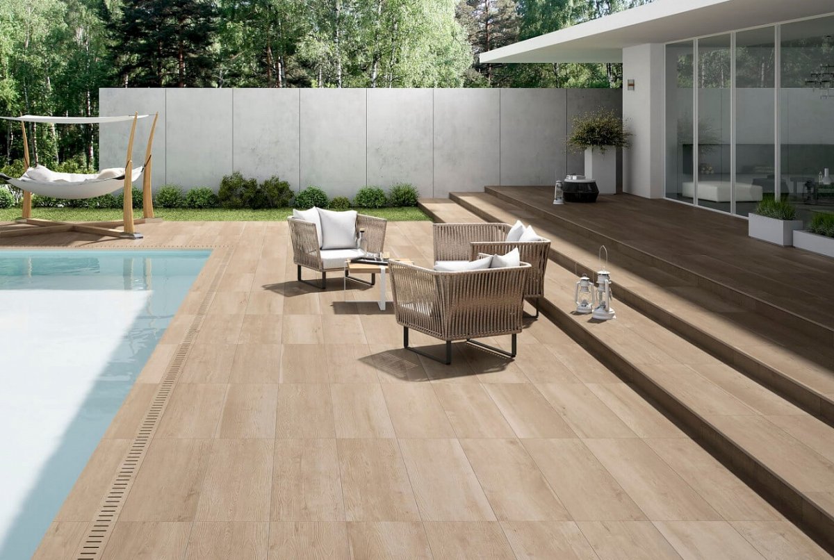 Плитка на террасу под дерево