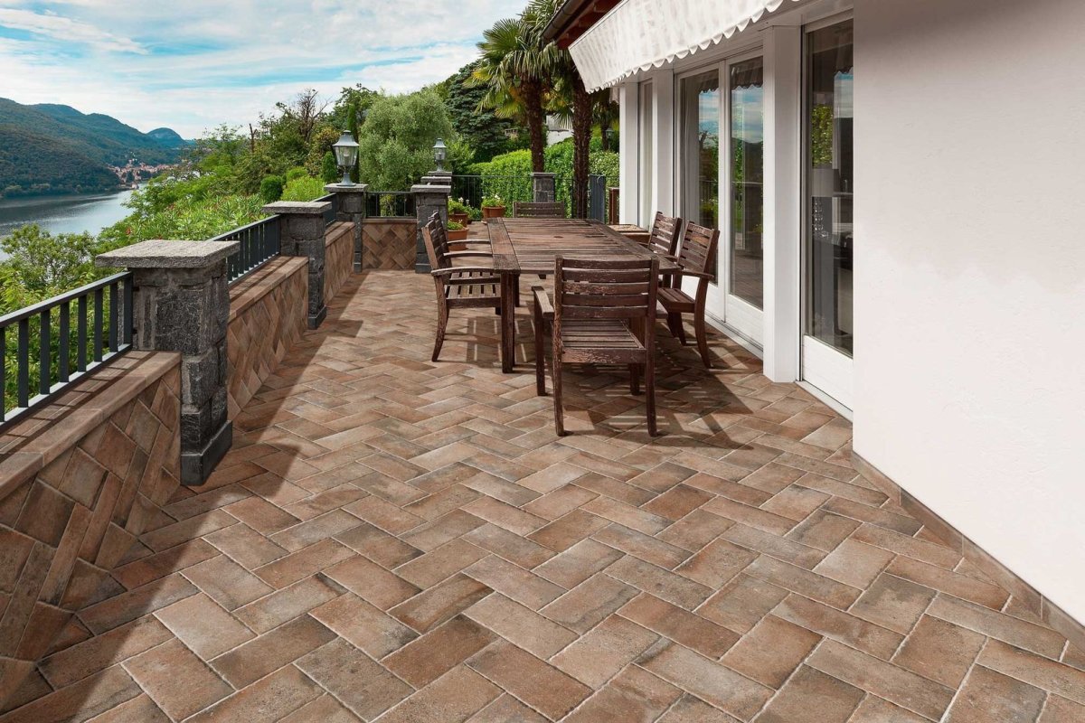 Керамогранит Рейнир коричневый Глазурованный