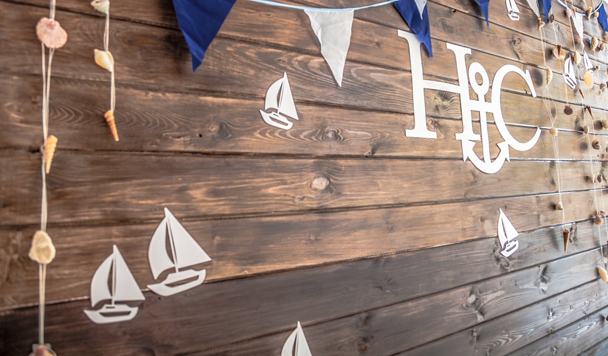 Дверь в морском стиле