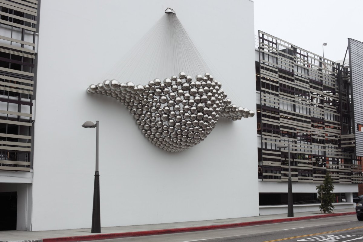 Инсталляция декоративная