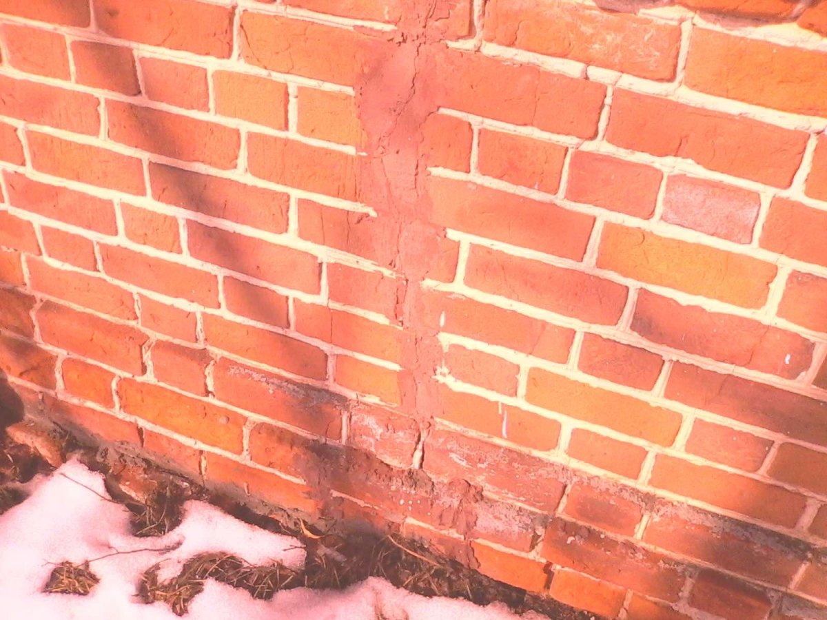 Трещины в кладке кирпича