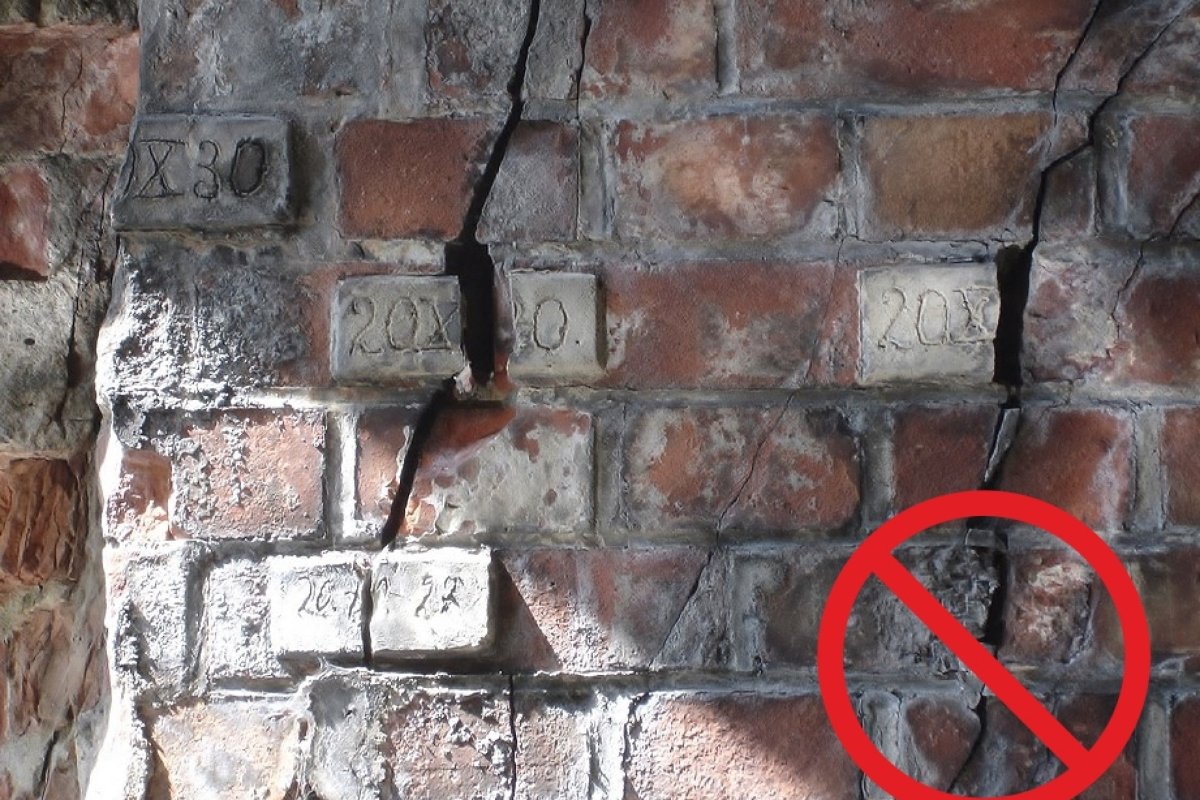 Гипсовый Маяк на трещины