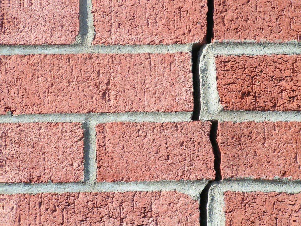 Дефекты кирпичной кладки