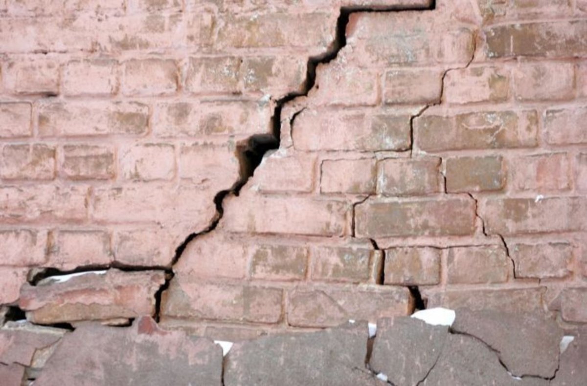 Трещина в стене