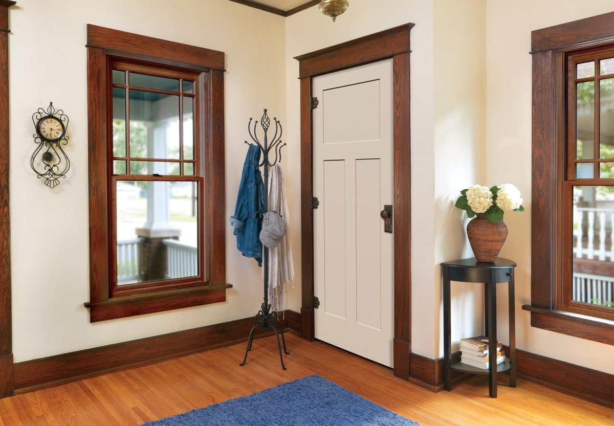 Плинтус белый