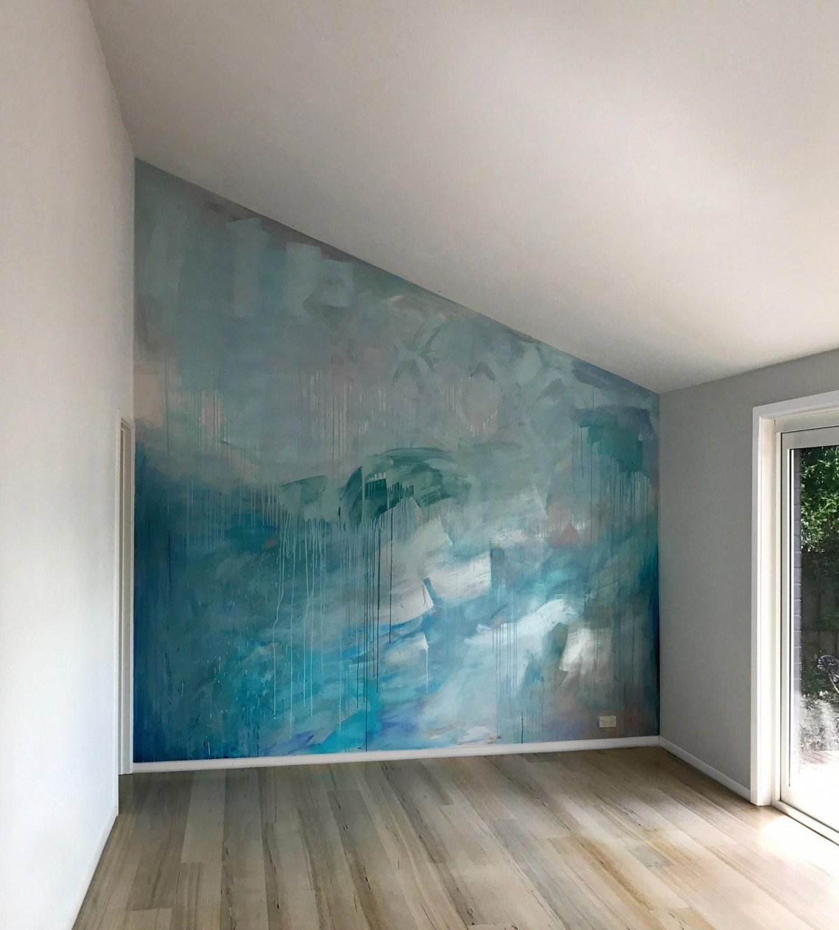 Абстрактная роспись стен