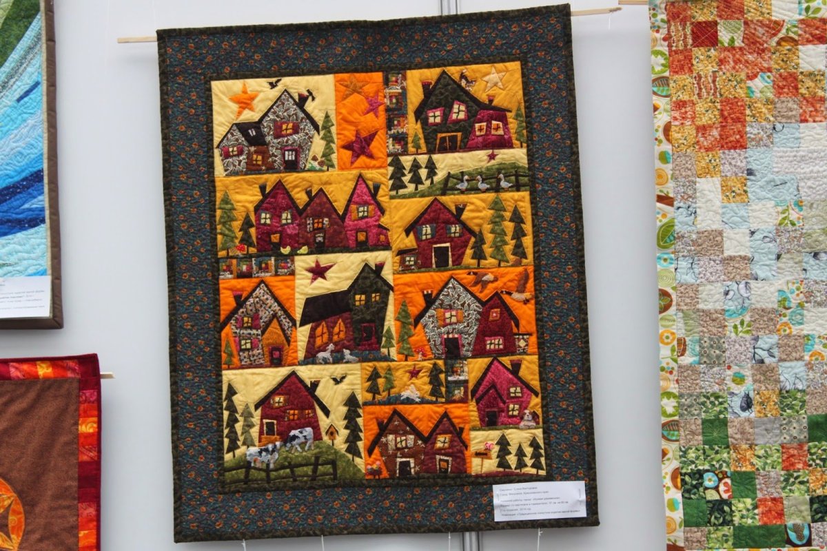 Панно домики из лоскутков