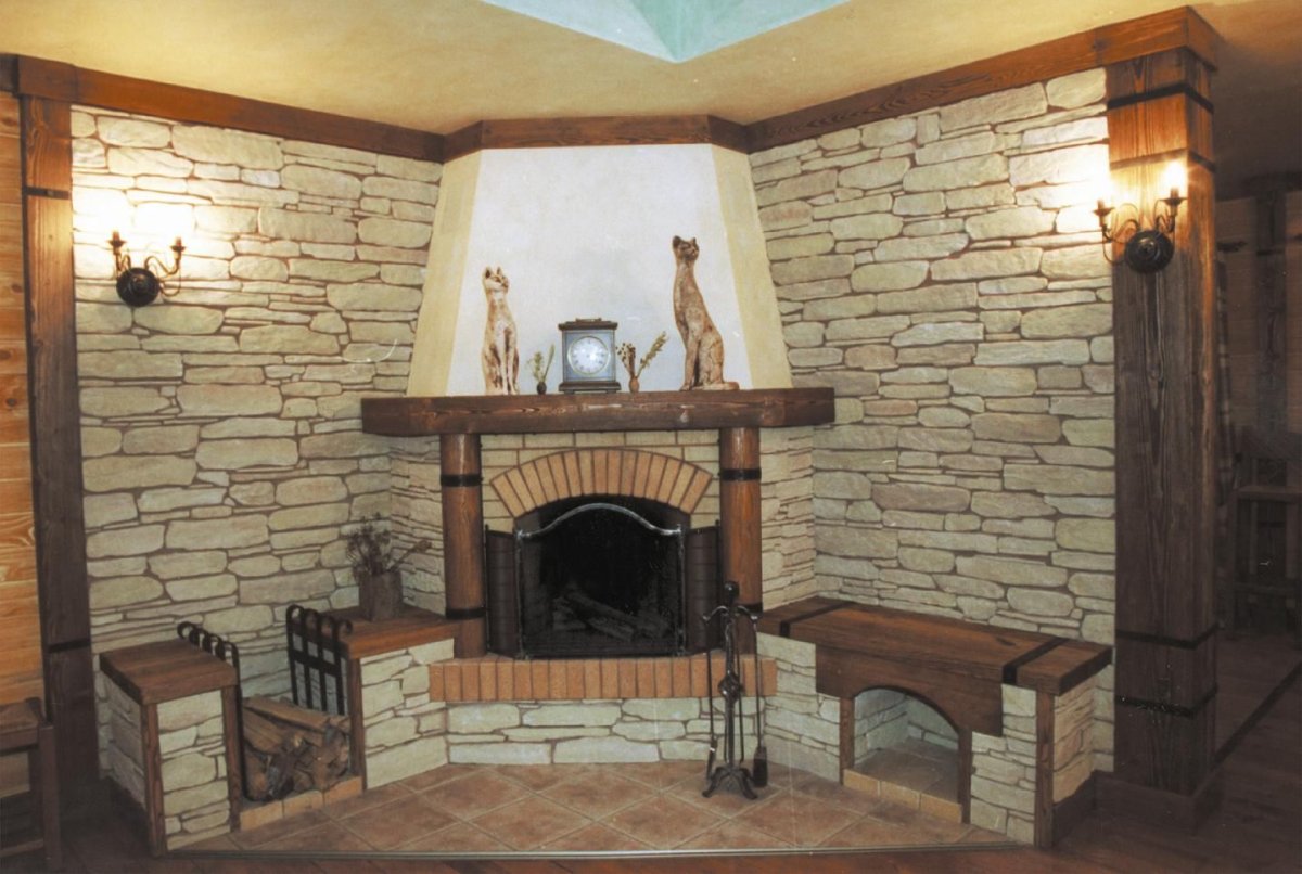 Камин обложенный камнем