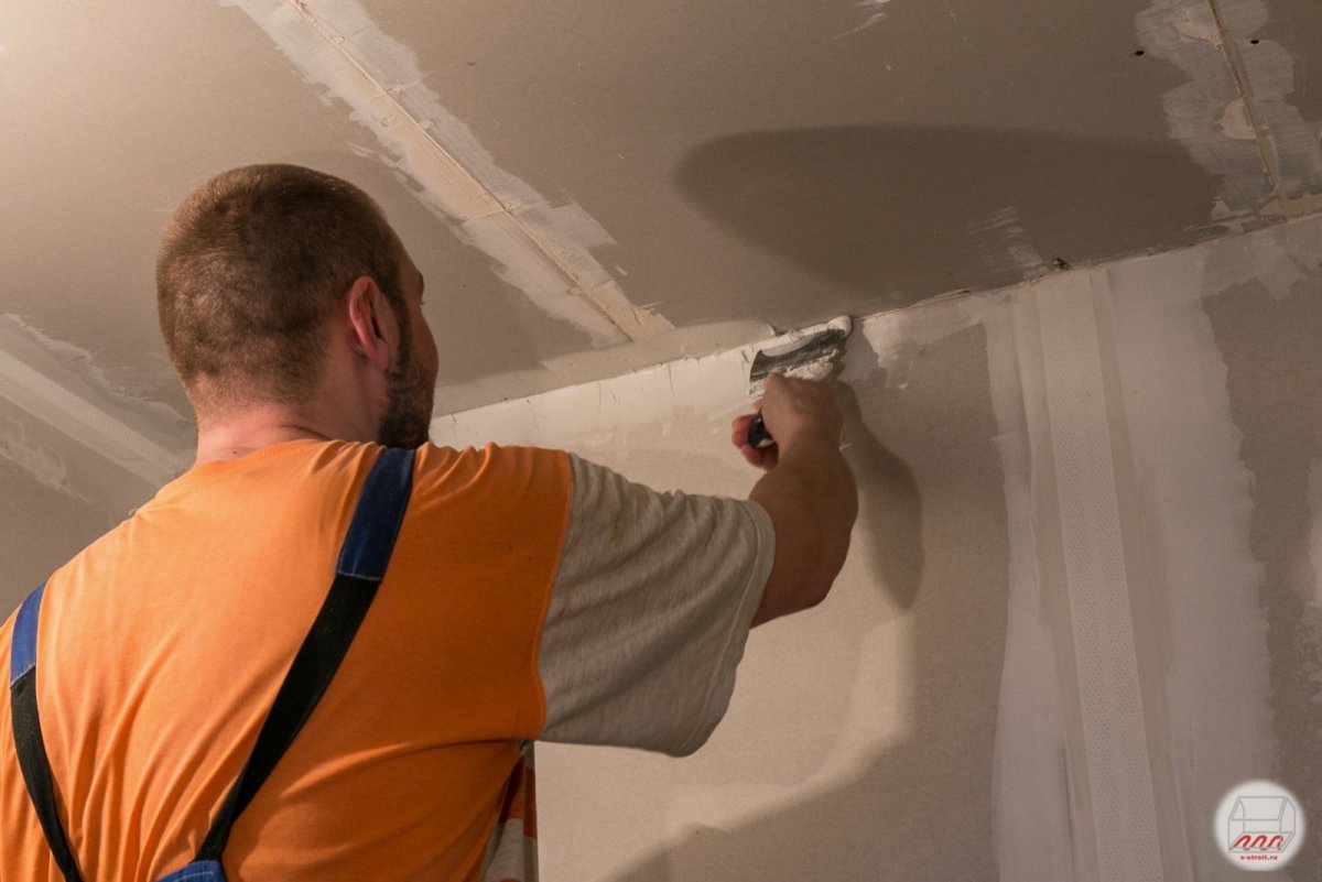 Отделка стыка потолка и стены