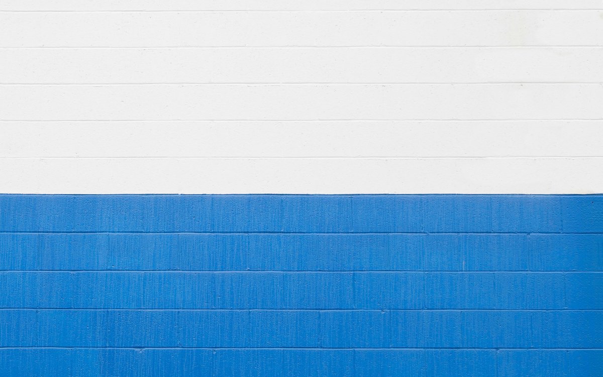 Голубая стена