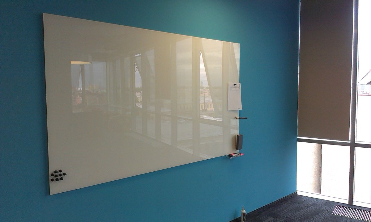 Доска стеклянная магнитно-маркерная BRAUBERG