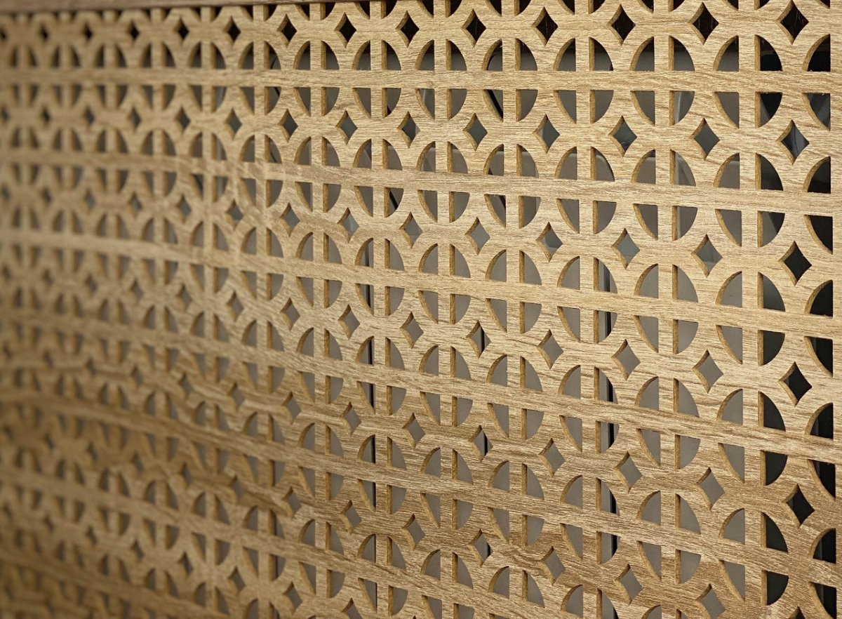 Перфорированная панель ХДФ Дамаско белая 1200-600