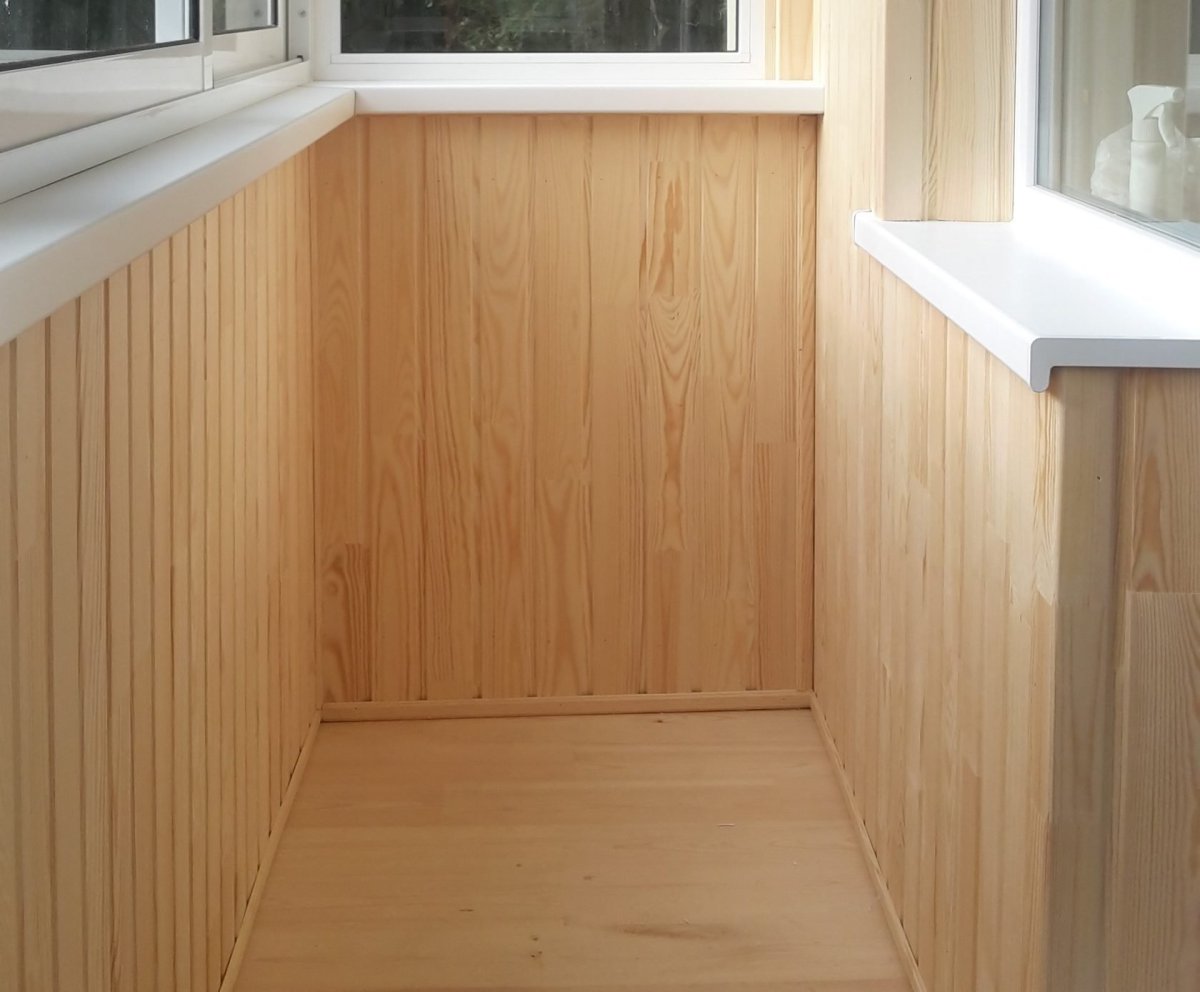 Отделка лоджии вагонкой