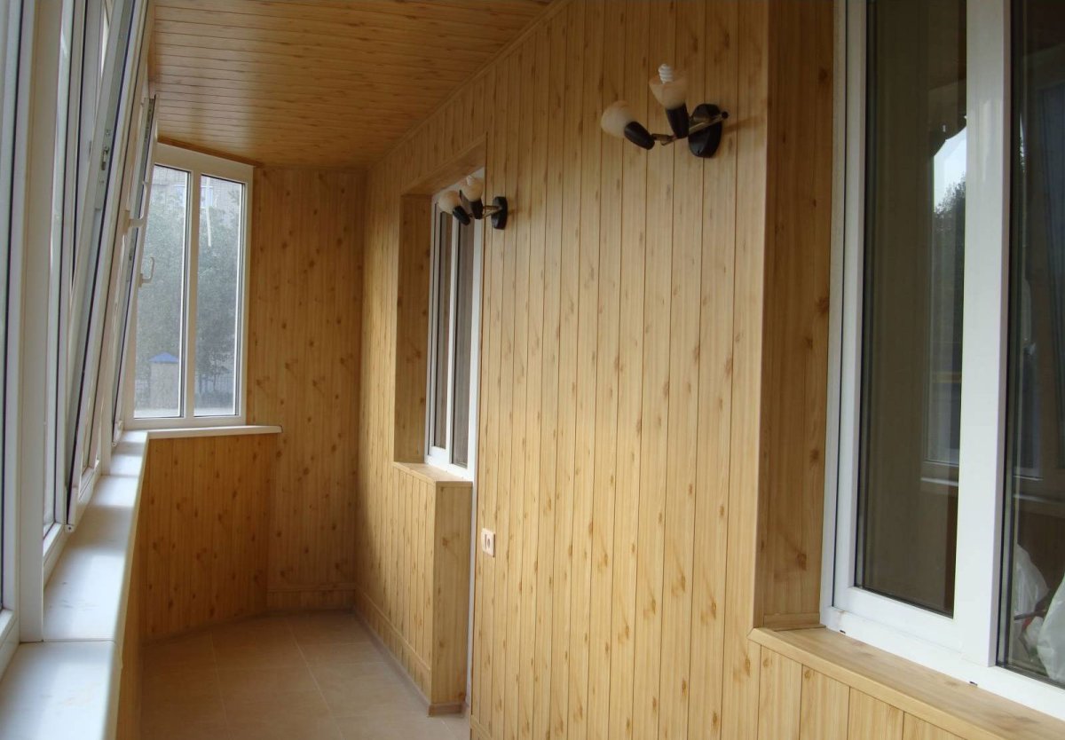 Отделка балкона