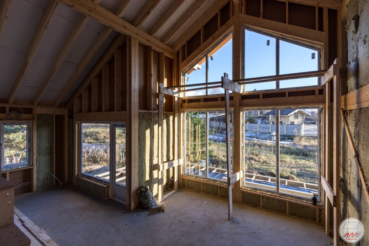 Каркасный дом с панорамным остеклением