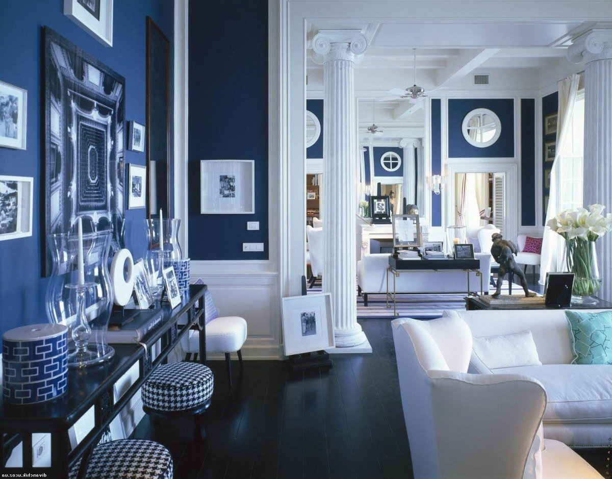 Бело синий интерьер гостиной
