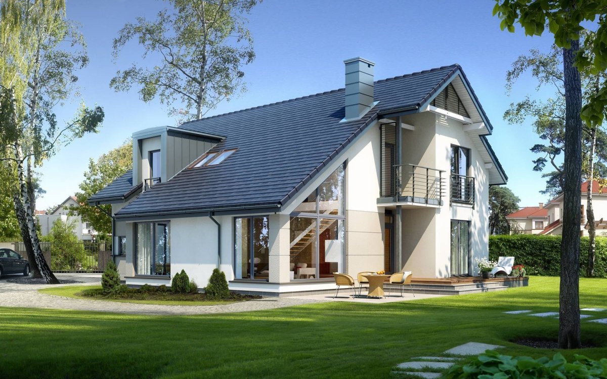 Красивый мансардный дом