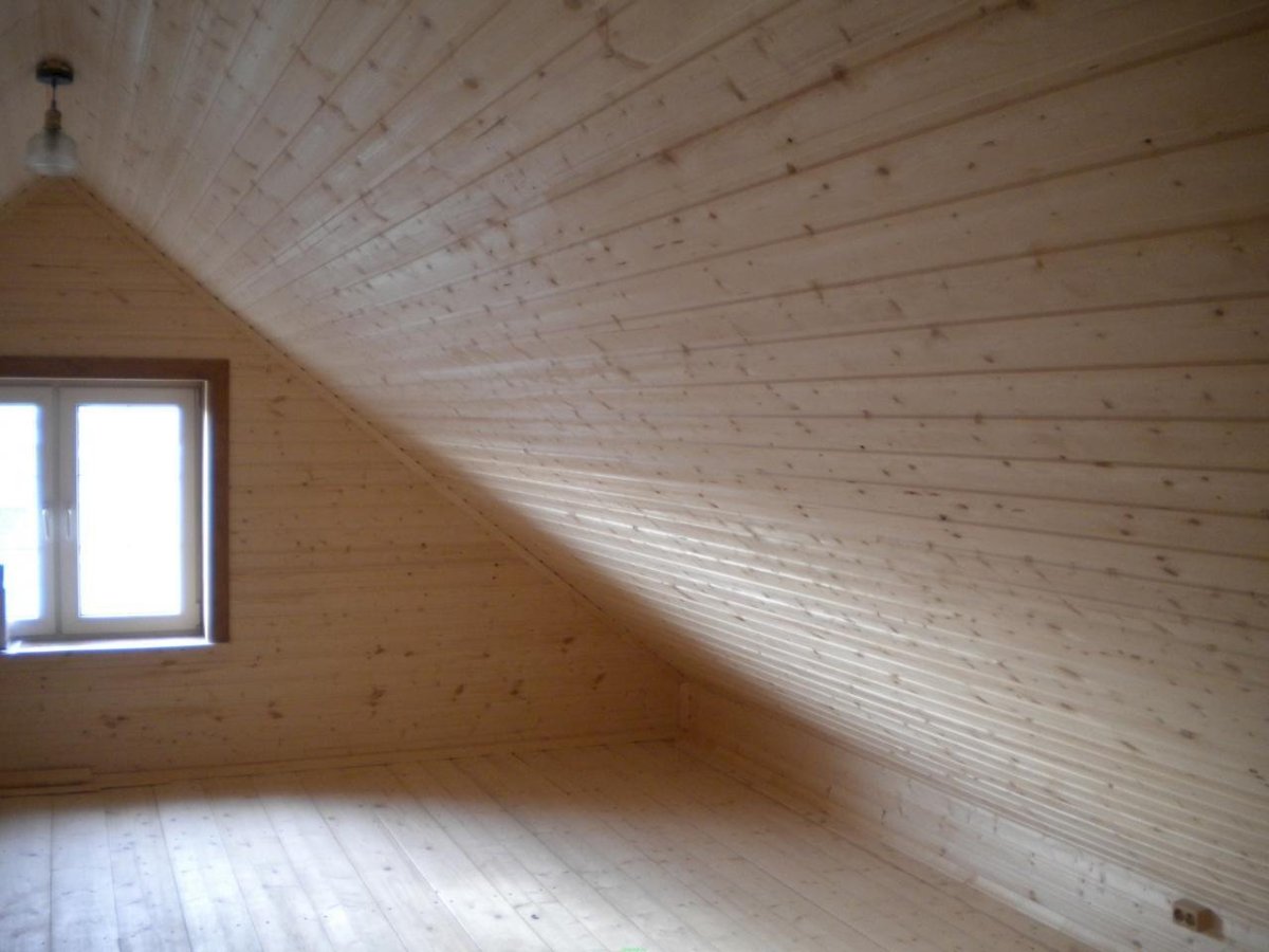 Отделка мансарды вагонкой