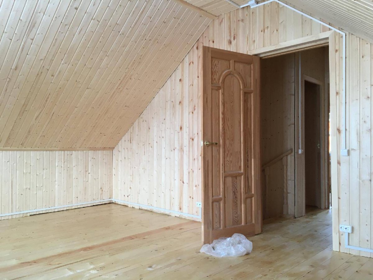 Отделка мансарды вагонкой