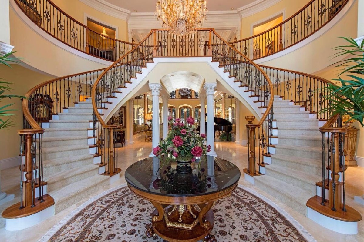 Мраморная лестница Метрополь