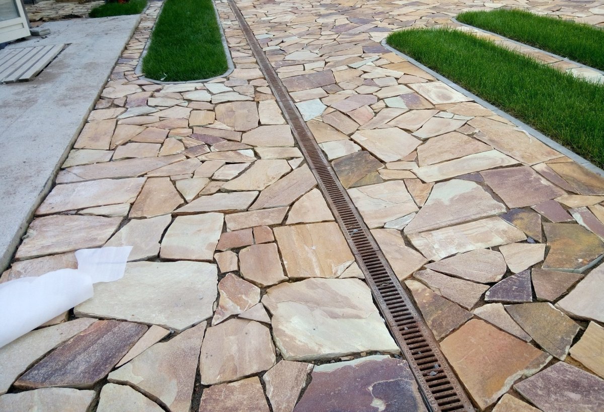 Режевской плитняк мощение