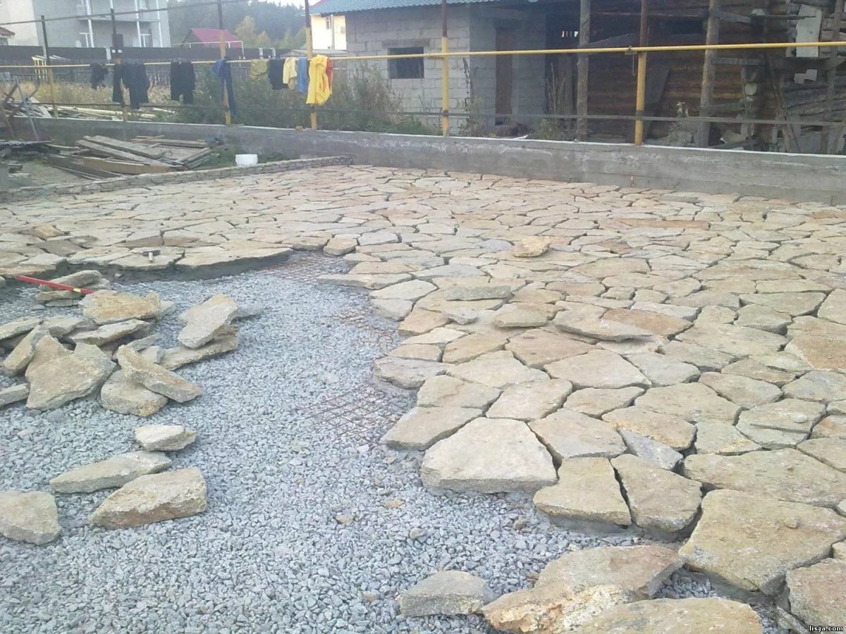 Песчаник галтованный мощение