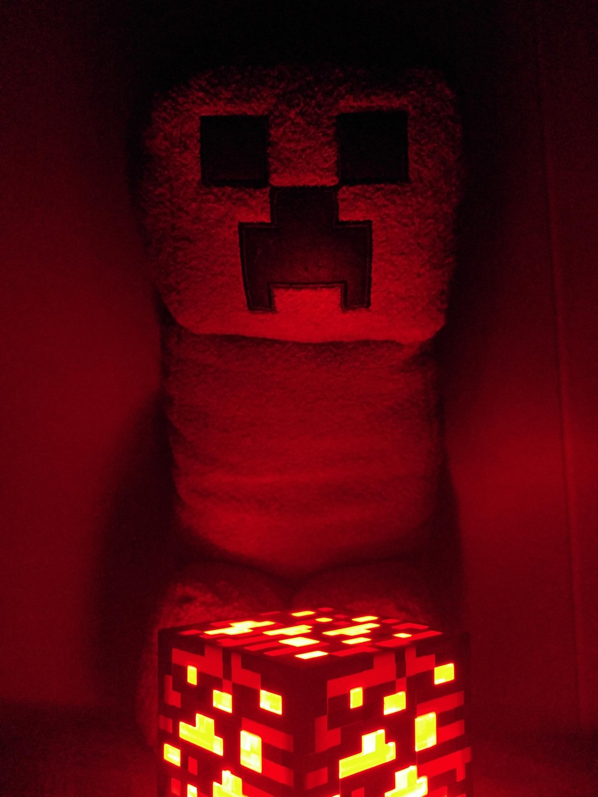 Редстоун в жизни