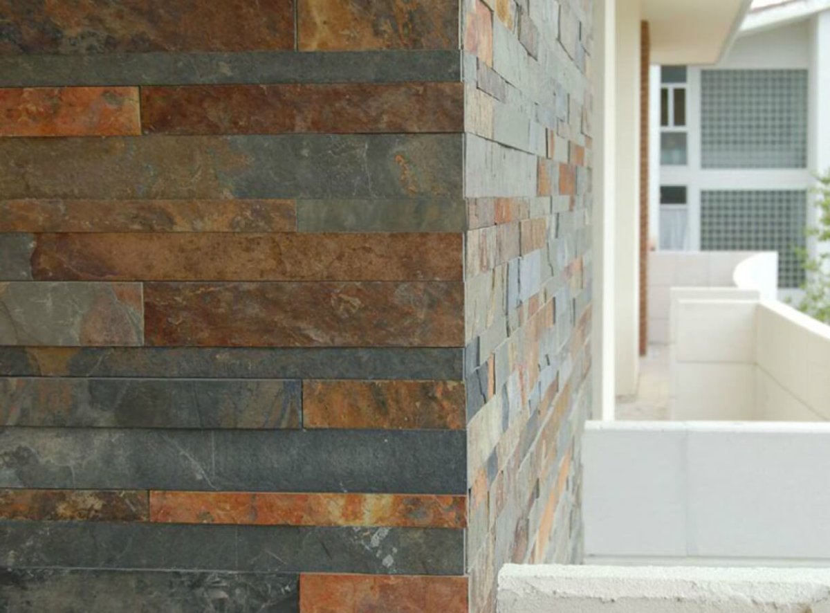 Фасад из сланца натурального