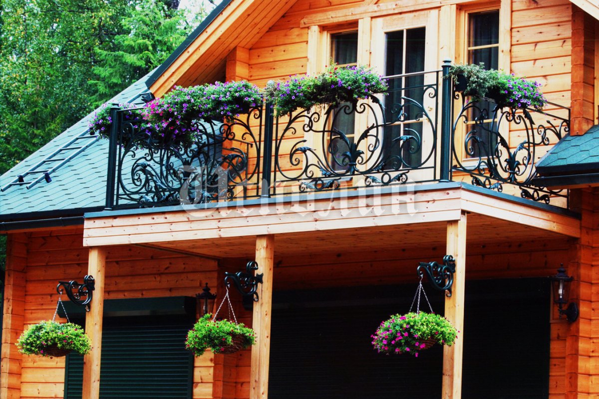Деревянный балкон