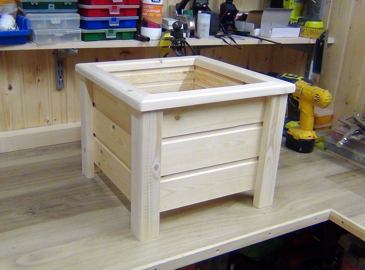 Ящик для цветов деревянный