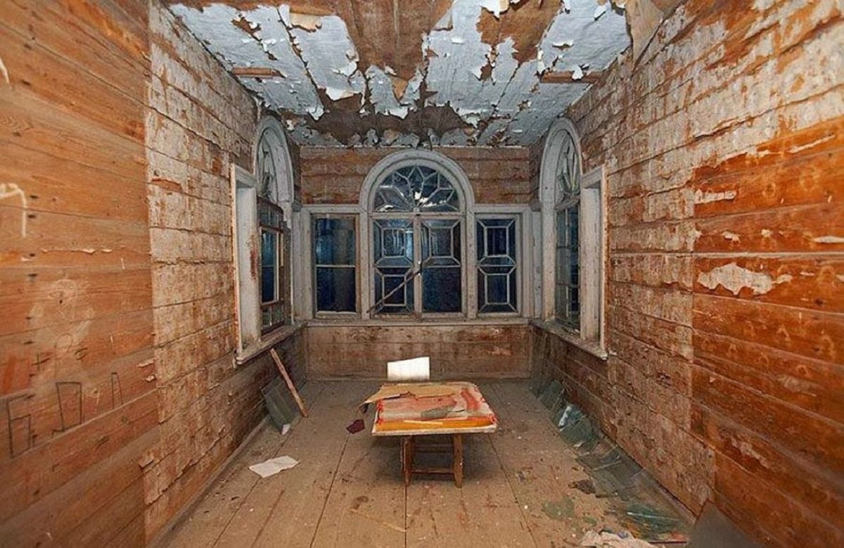 Старый дом внутри