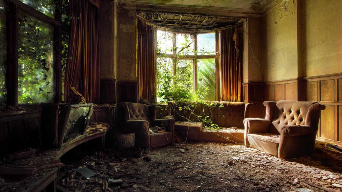 Заброшенный дом внутри