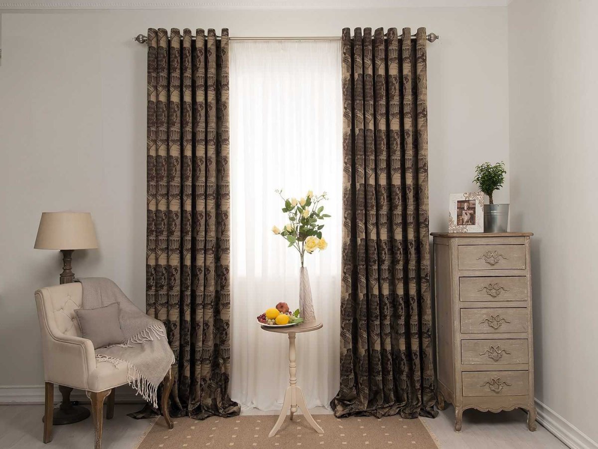 Шторы на люверсах в гостиную в современном стиле