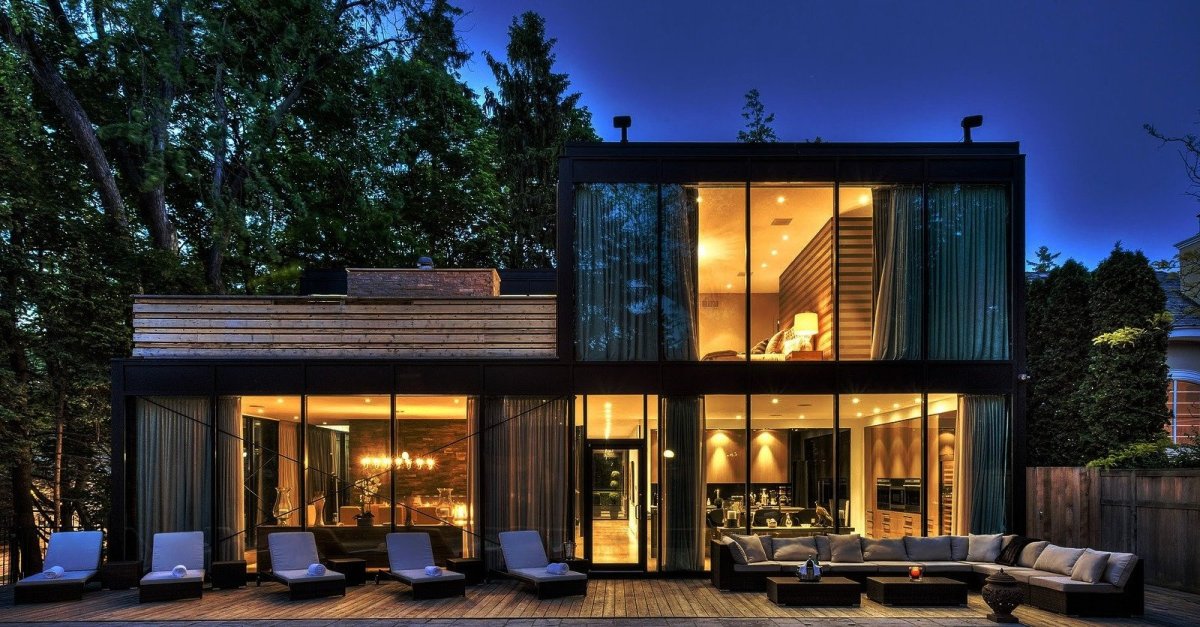 Стеклянный дом