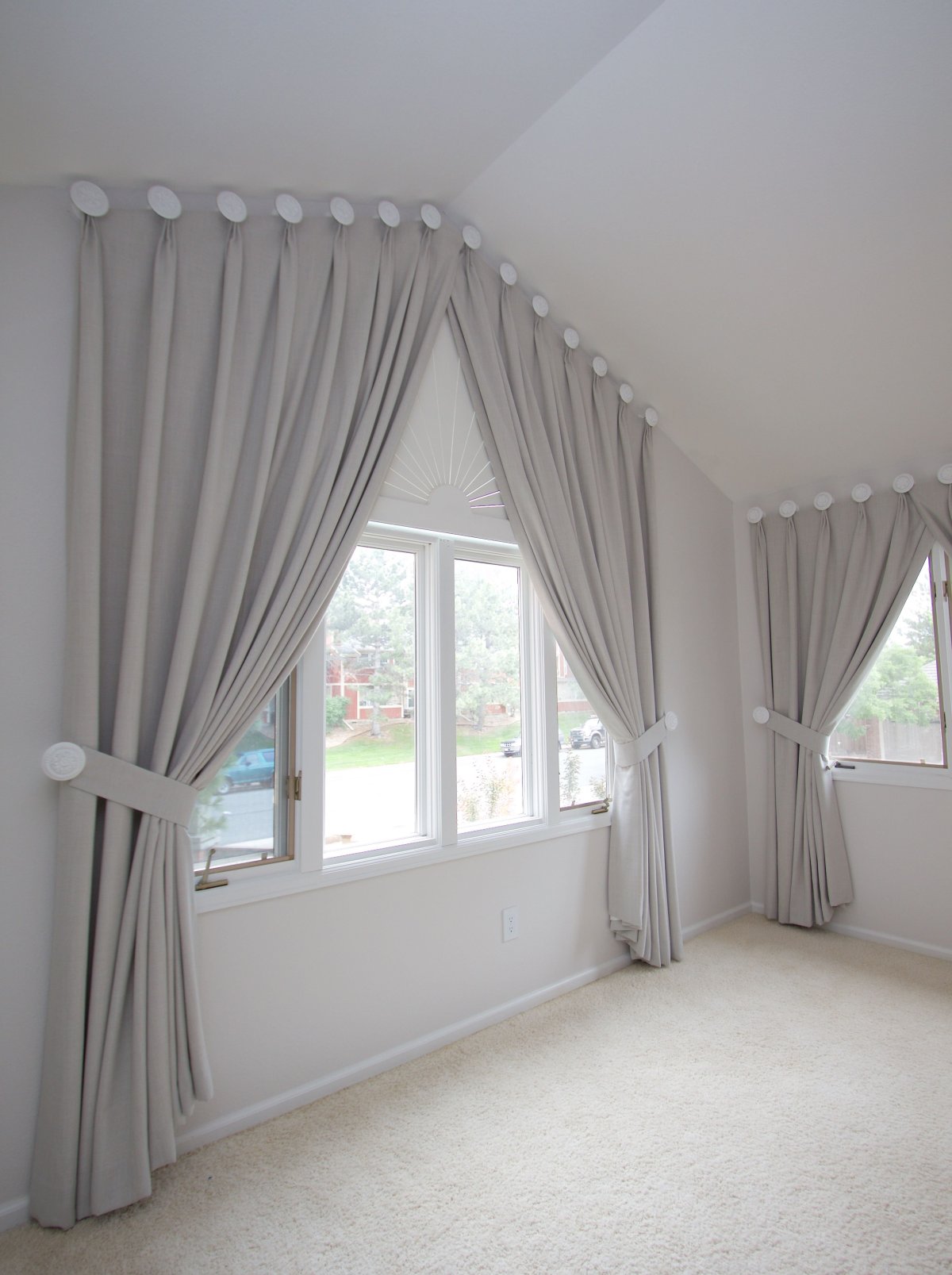 Карнизы для нестандартных окон