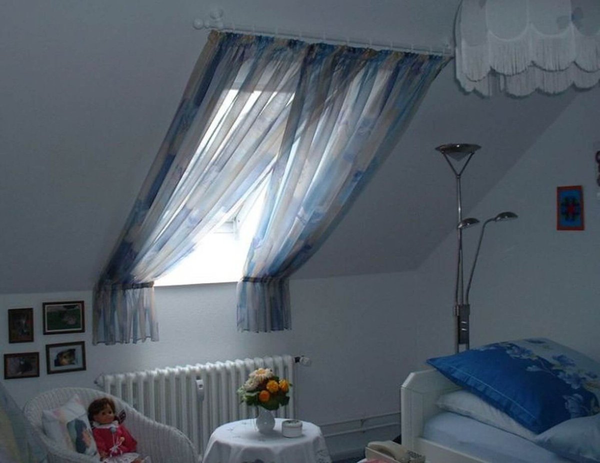 Шторы на наклонные окна