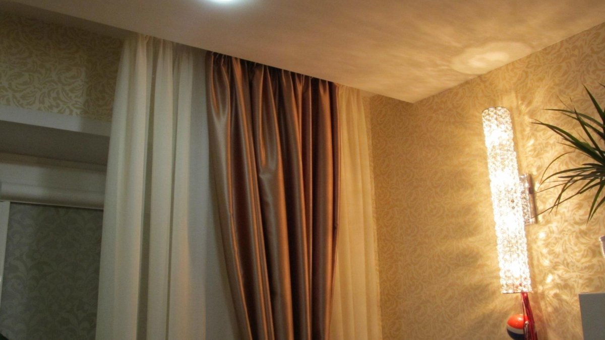 Потолок с нишей для штор