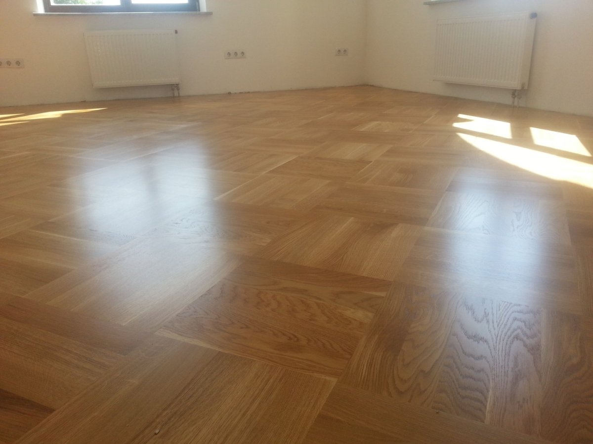 Белый лак для паркета