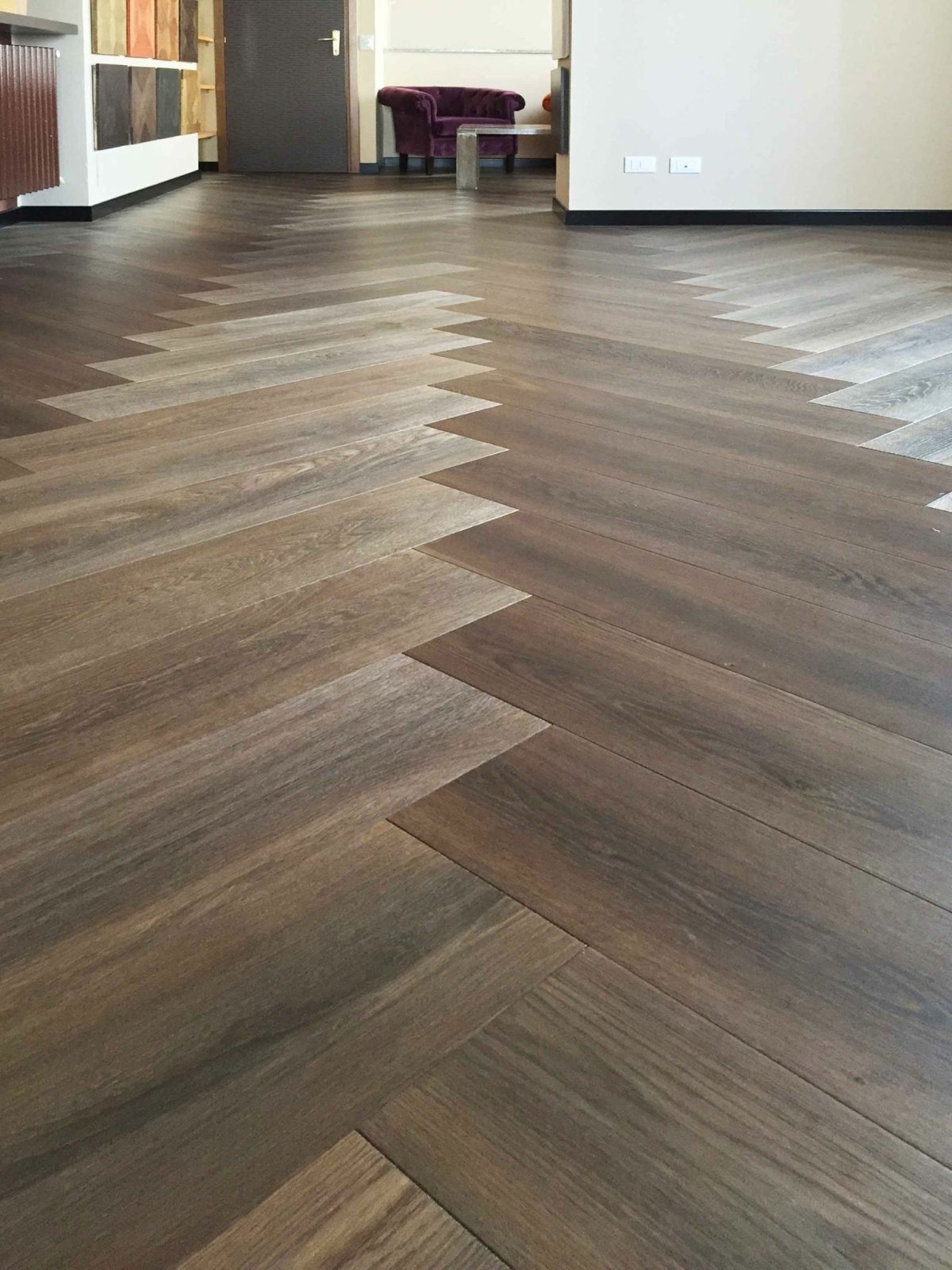 Кварц винил паркет елочкой