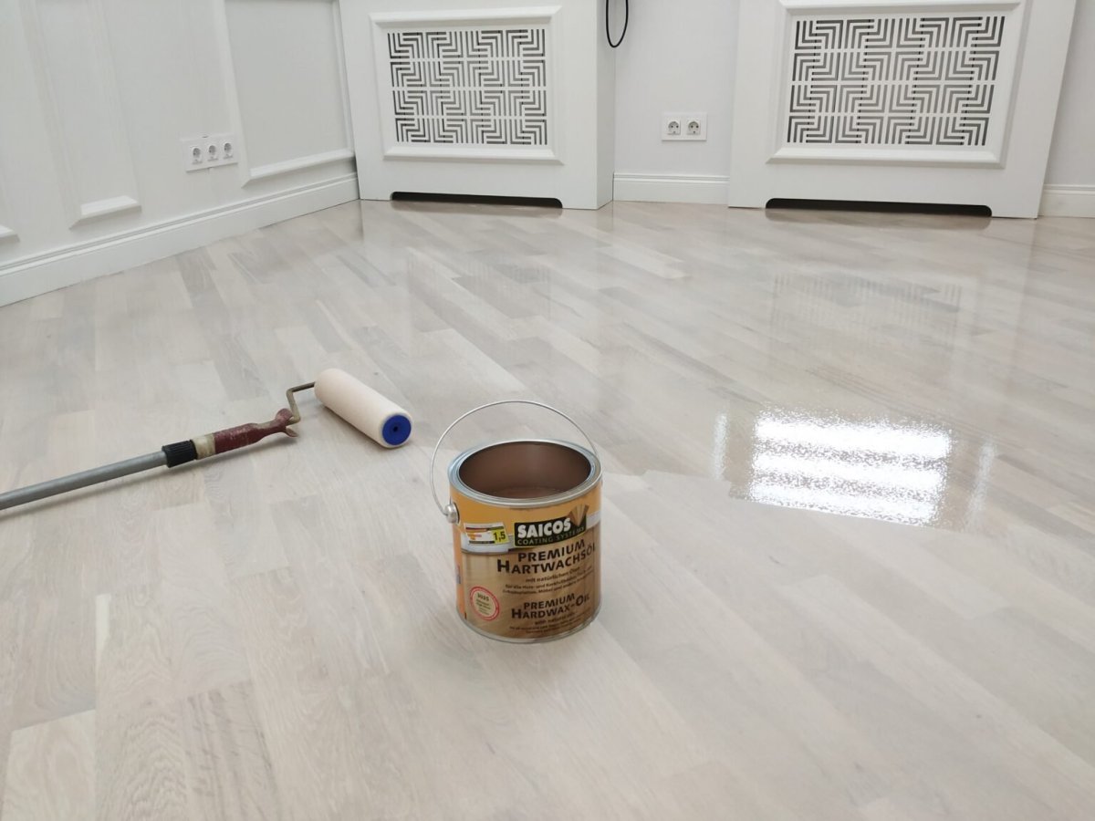 Белый лак для паркета