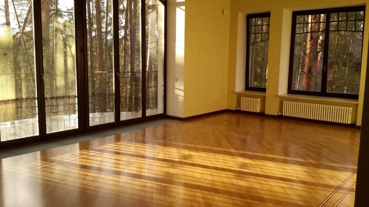 Укладка напольных покрытий